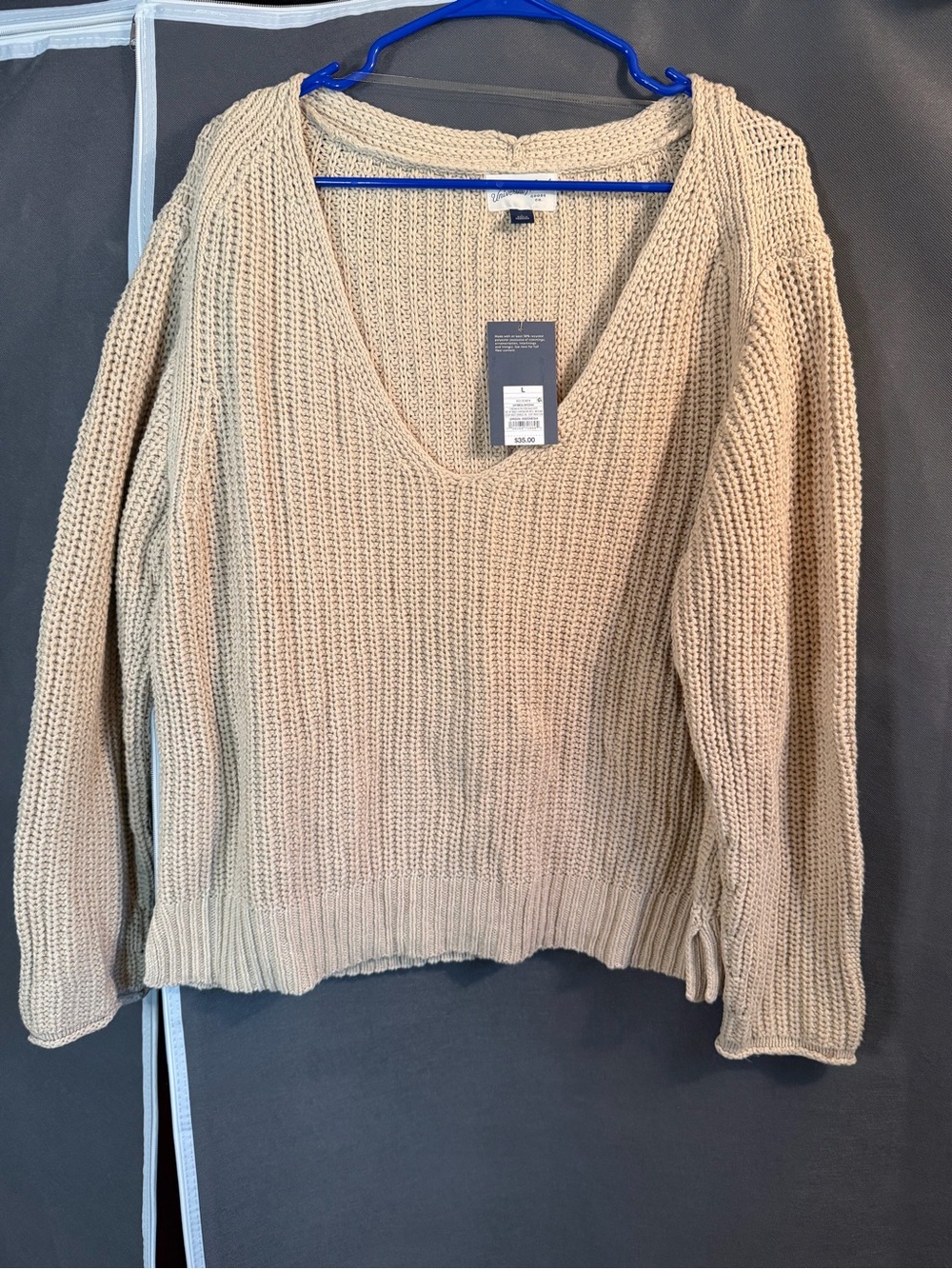 Universal Thread Oatmeal V-Neck Knit Sweater Large